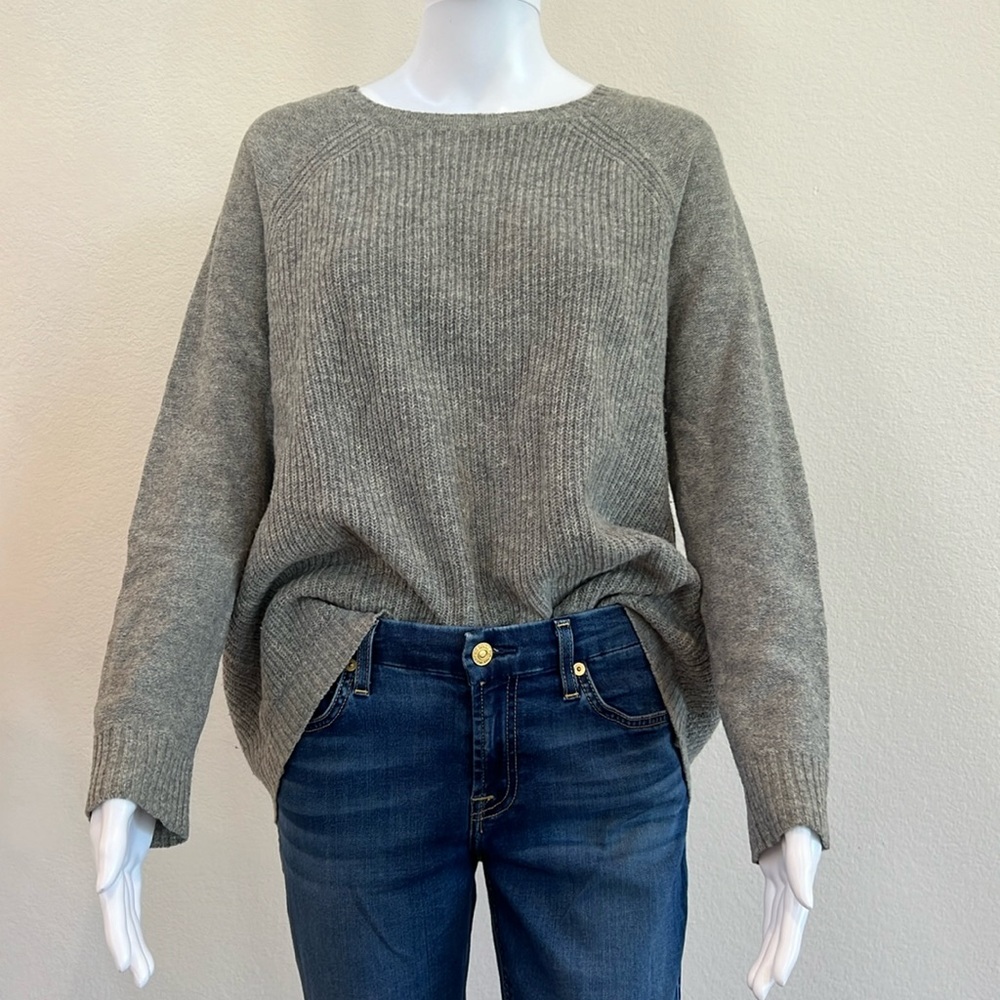 JCrew 100% Wool Sweater with Leather Elbow Patches (Size M) (Color Grey)